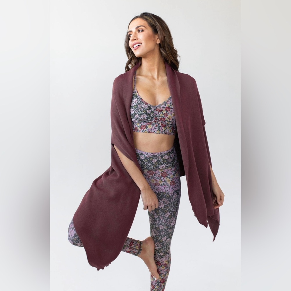 Savvi Amber Sweater Wrap - Picture 6 of 16